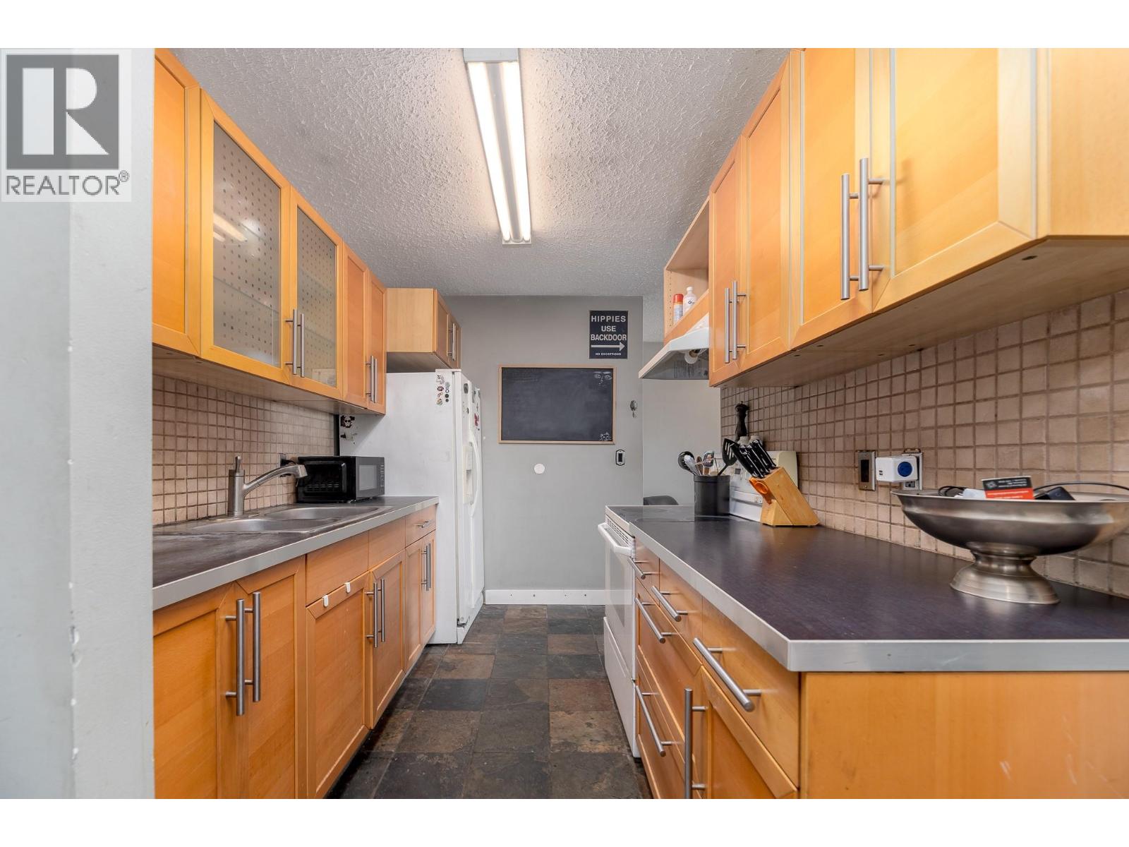 #305 625 Rowcliffe Avenue - 10