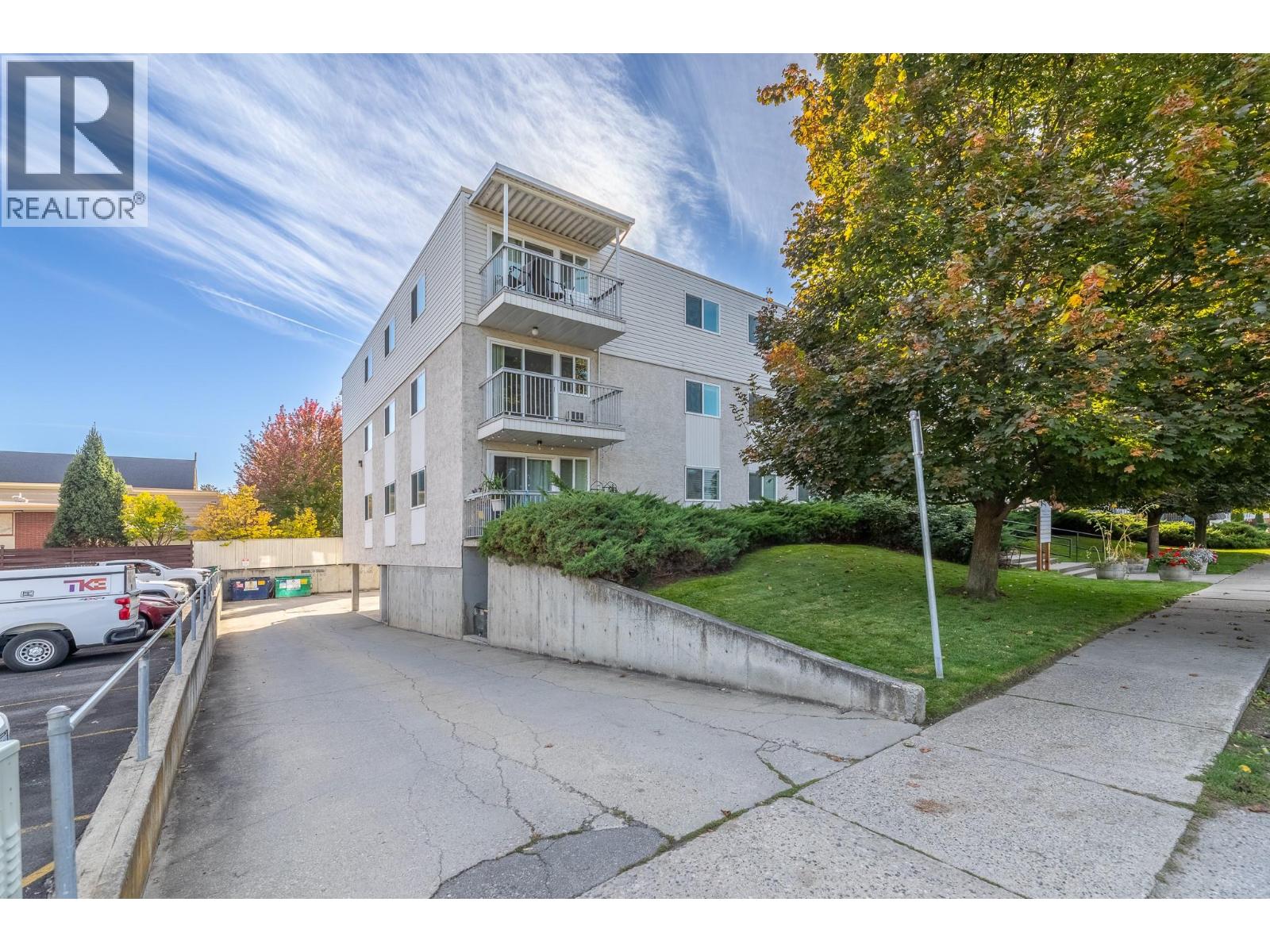 #305 625 Rowcliffe Avenue - 32