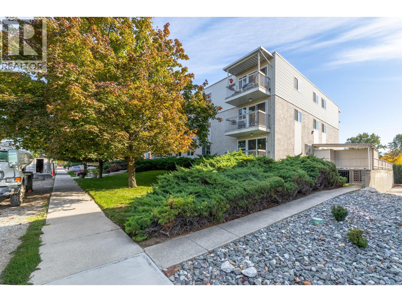 #305 625 Rowcliffe Avenue - 30