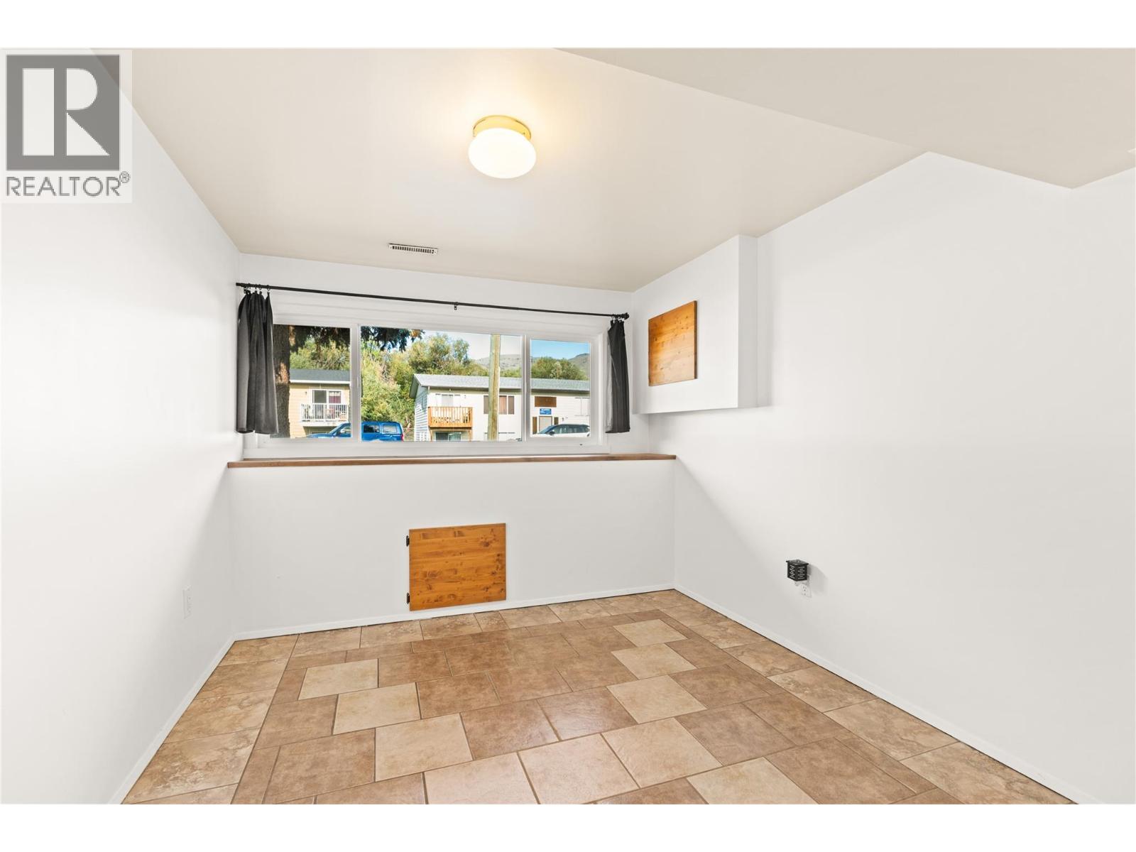 1603B 45TH Street, Vernon