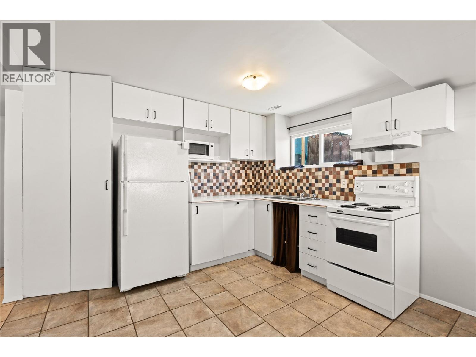1603B 45TH Street, Vernon