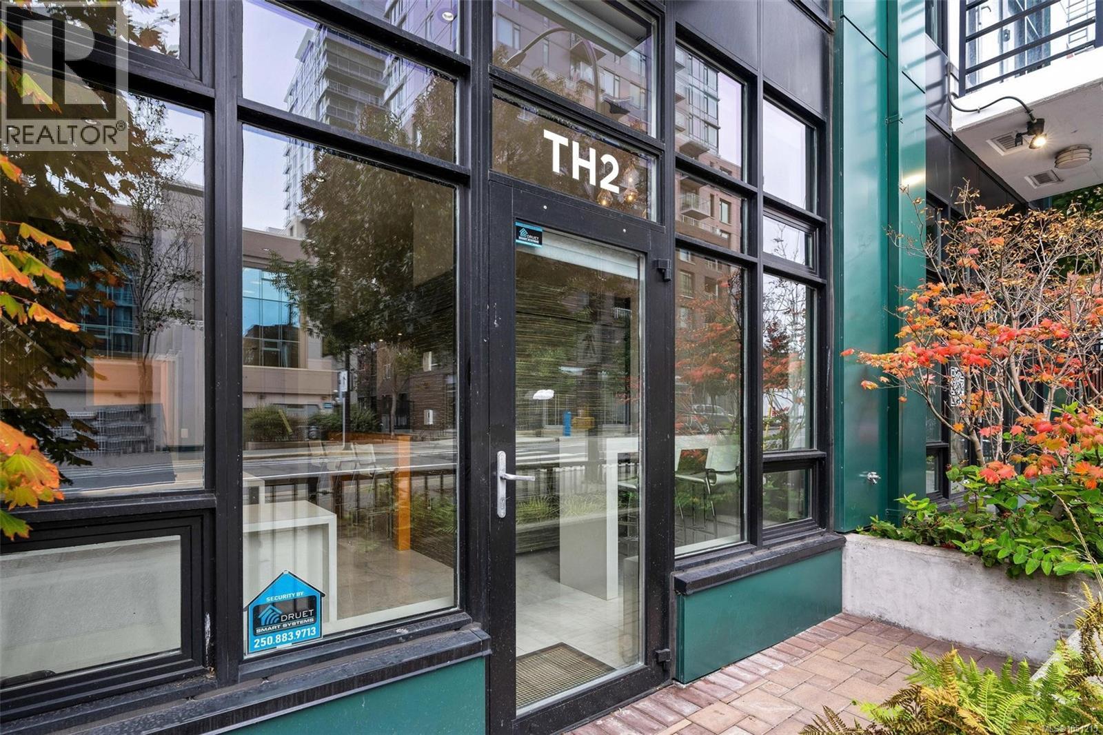 #2 834 Johnson St - 2
