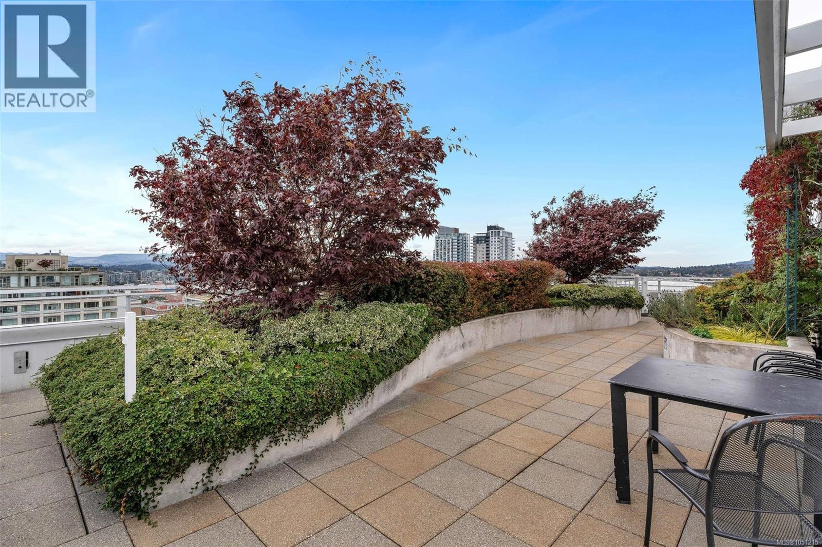 #2 834 Johnson St - Image 33