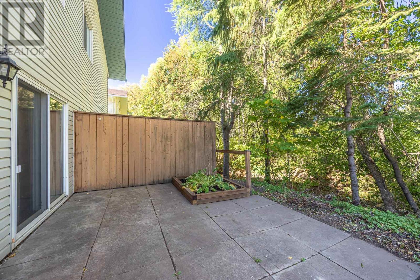 110-112 East Balfour ST - 49
