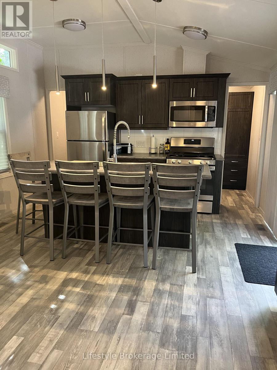634 Blueberry Lane, Scugog, ON photo 5