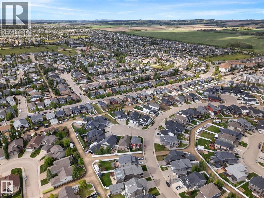 Listing photo – 48 Lundberg Crescent, Red Deer