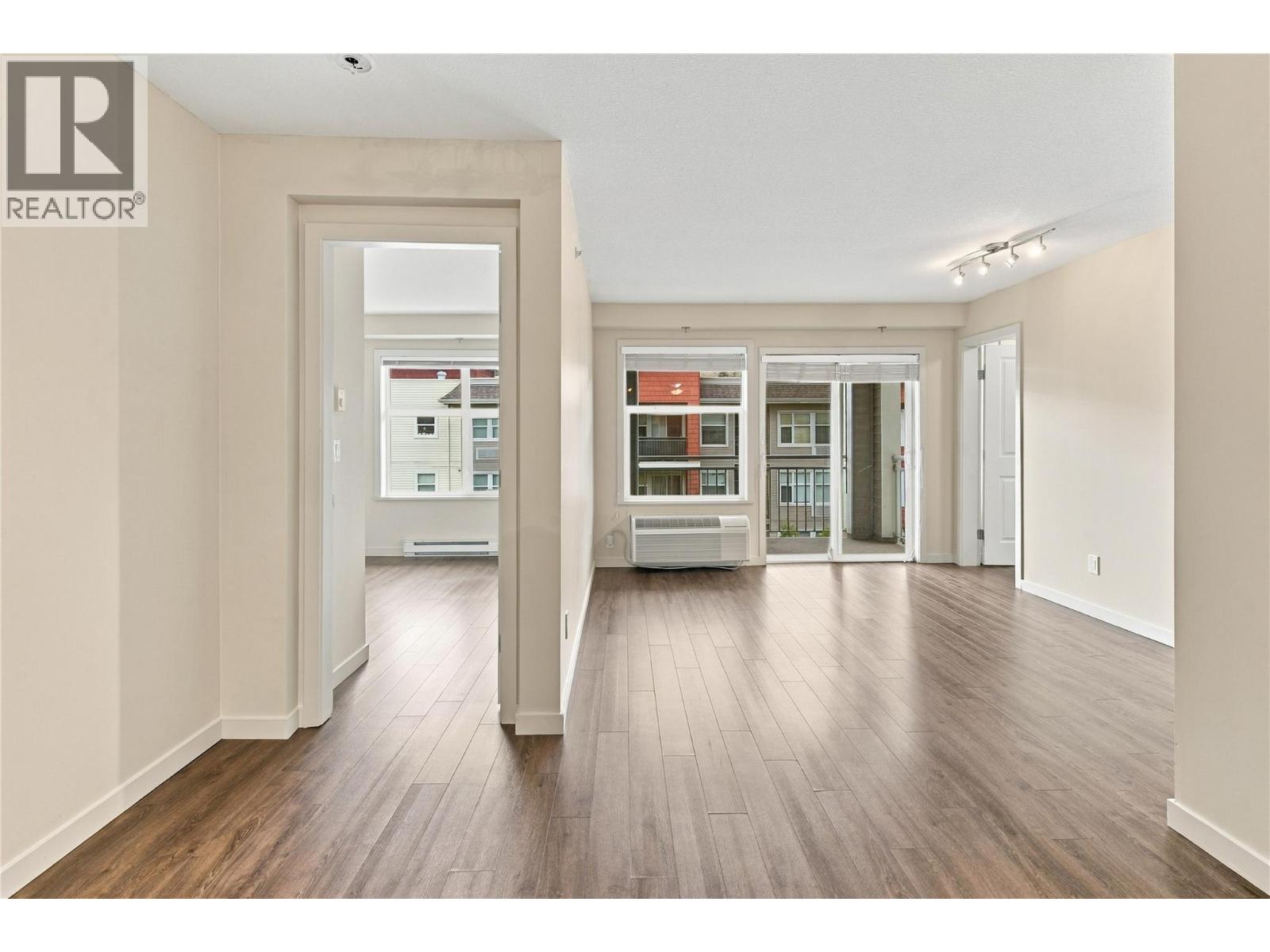 #412 563 Yates Road - 8