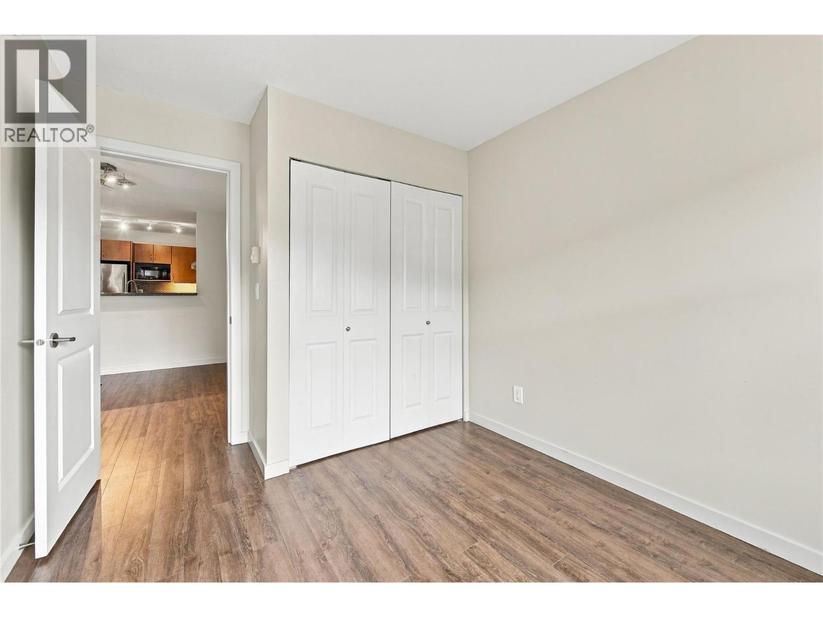 #412 563 Yates Road - 17