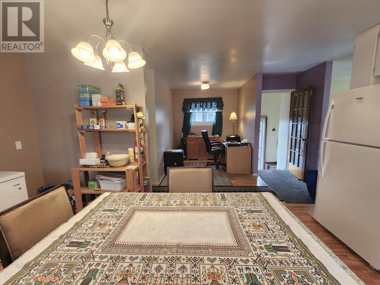 944 MACKENZIE ROAD - 15
