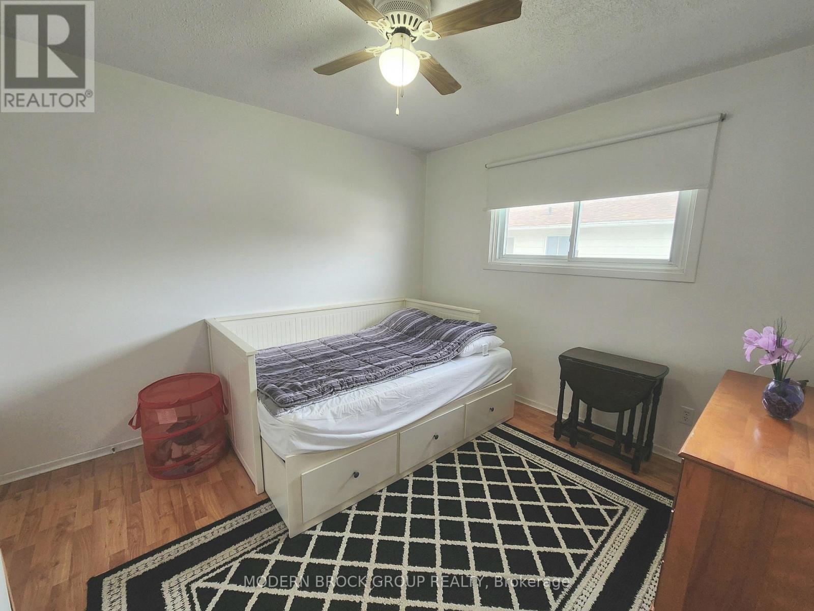 944 MACKENZIE ROAD - 21