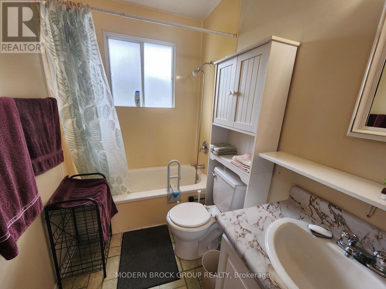 944 MACKENZIE ROAD - 19