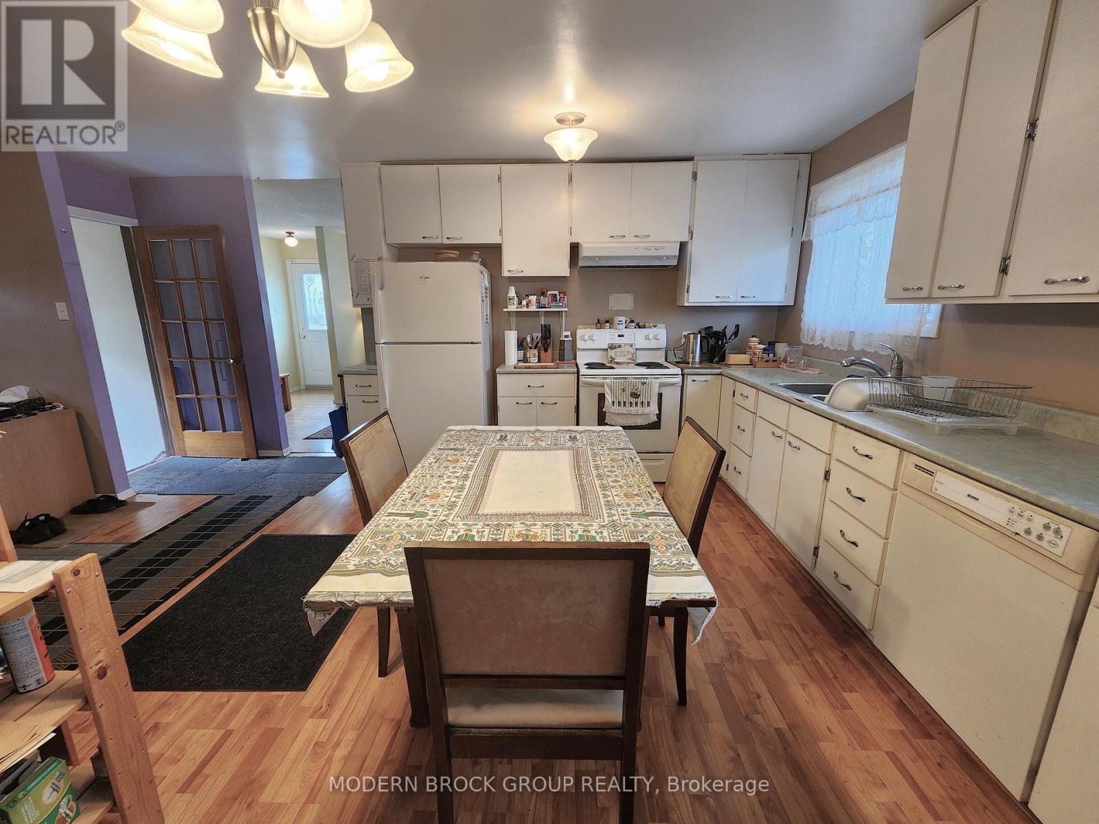 944 MACKENZIE ROAD - 10
