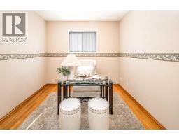 66 Royal Oak Grove NW - photo 20