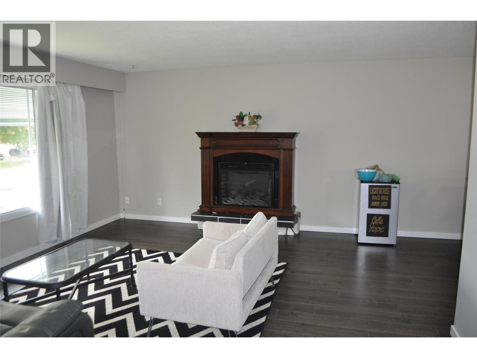 Photo 9 of 38