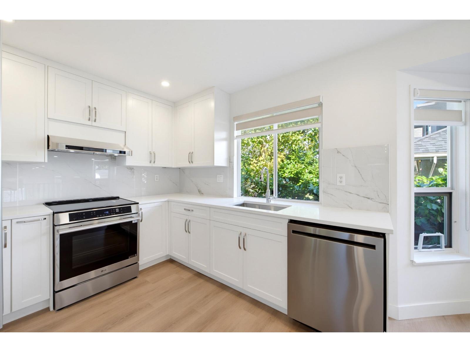Photo of 15911 111 AVENUE 16