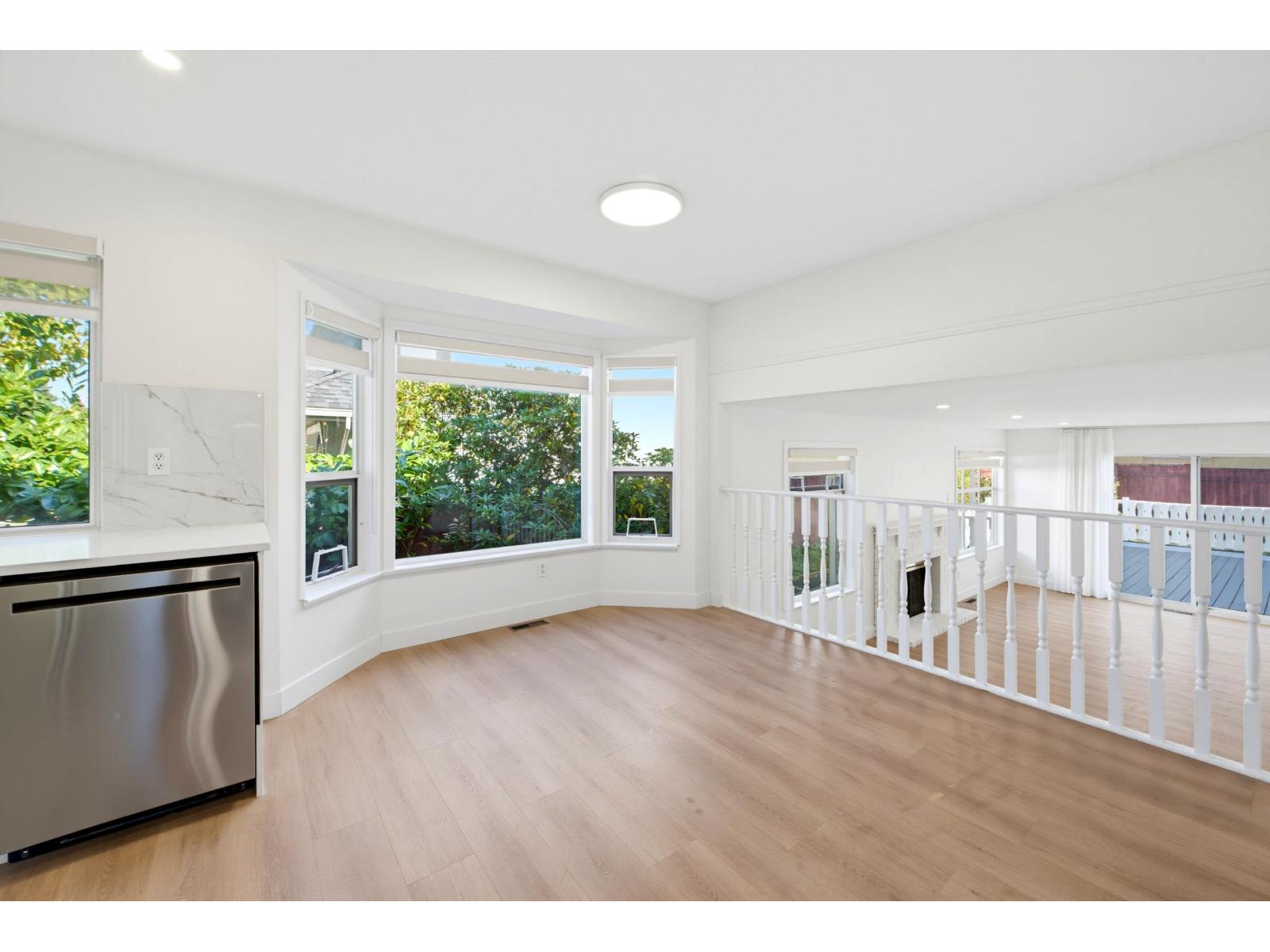 Photo of 15911 111 AVENUE 18