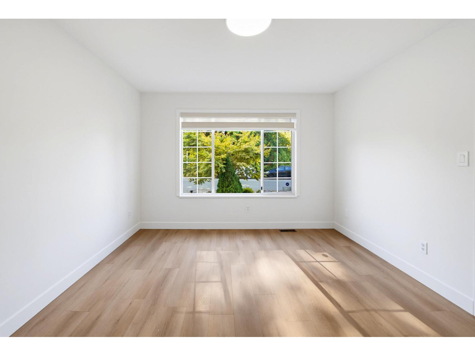 Photo of 15911 111 AVENUE 19
