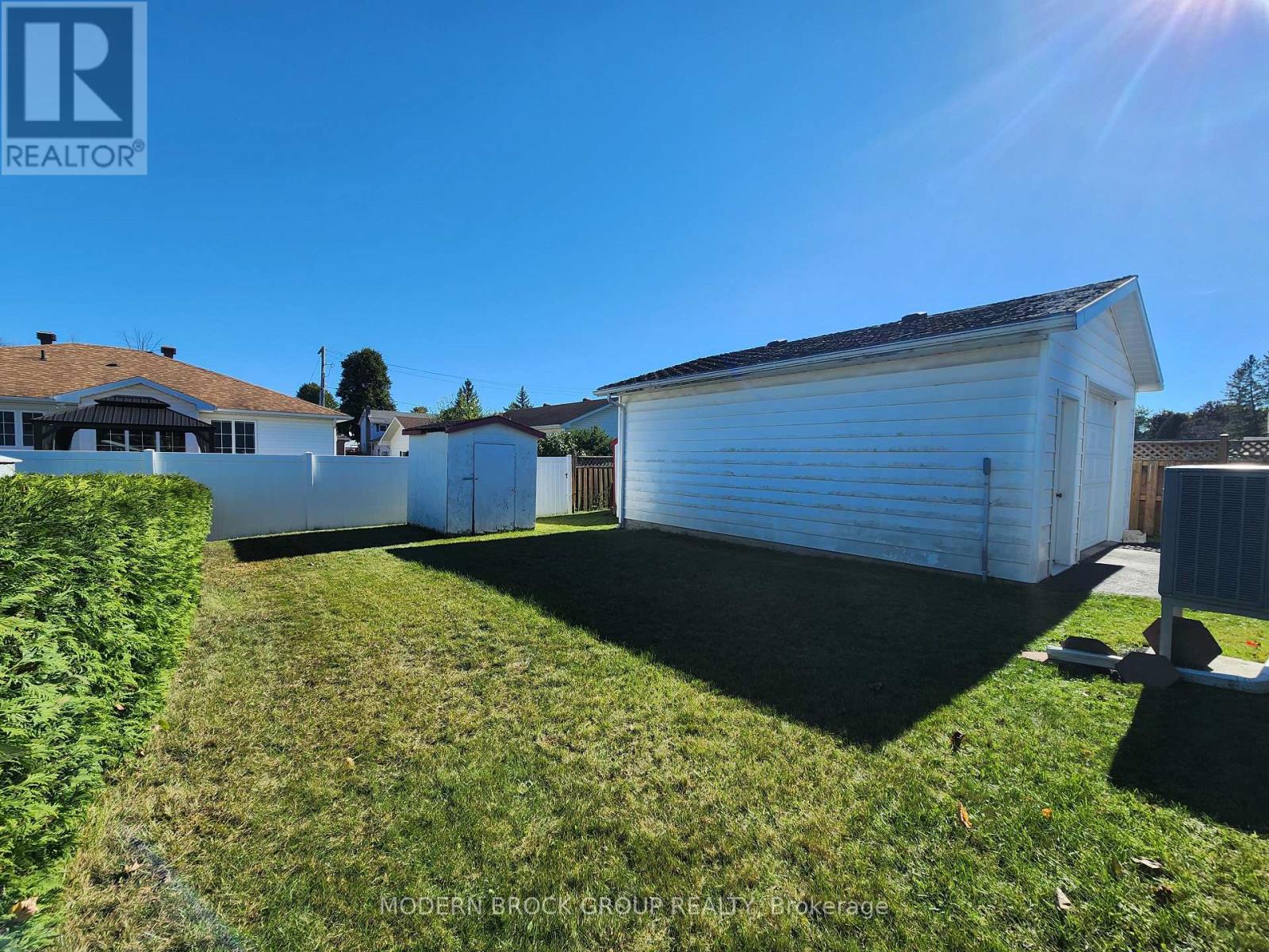 944 MACKENZIE ROAD - 42