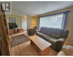 Living room - 944 Mackenzie Road, Prescott, ON K0E1T0 Photo 6