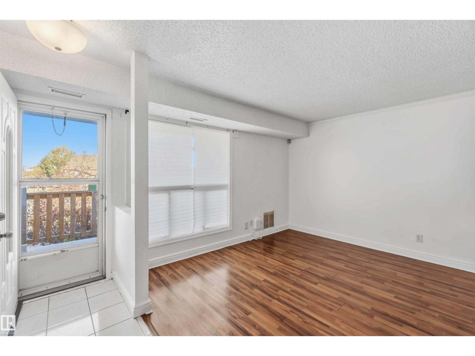 #2 2703 79 ST NW - 6