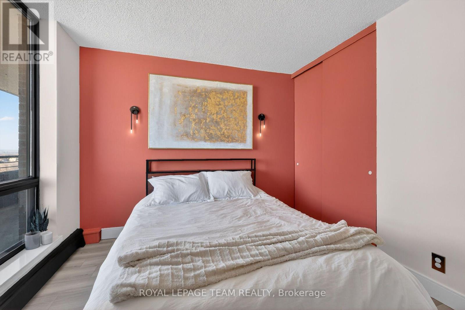 515 St Laurent Boulevard — photo 25