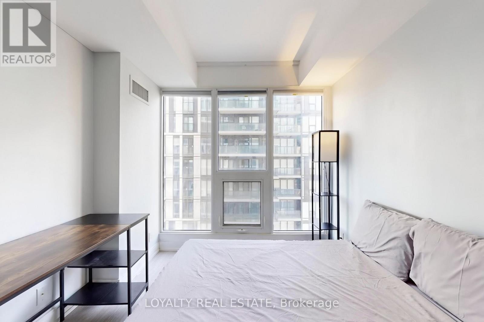 181 Dundas Street East — photo 30