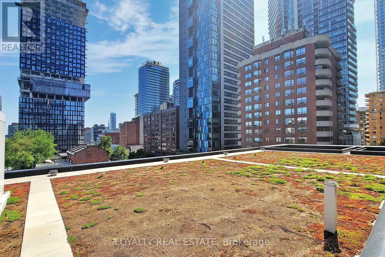 181 Dundas Street East — photo 46