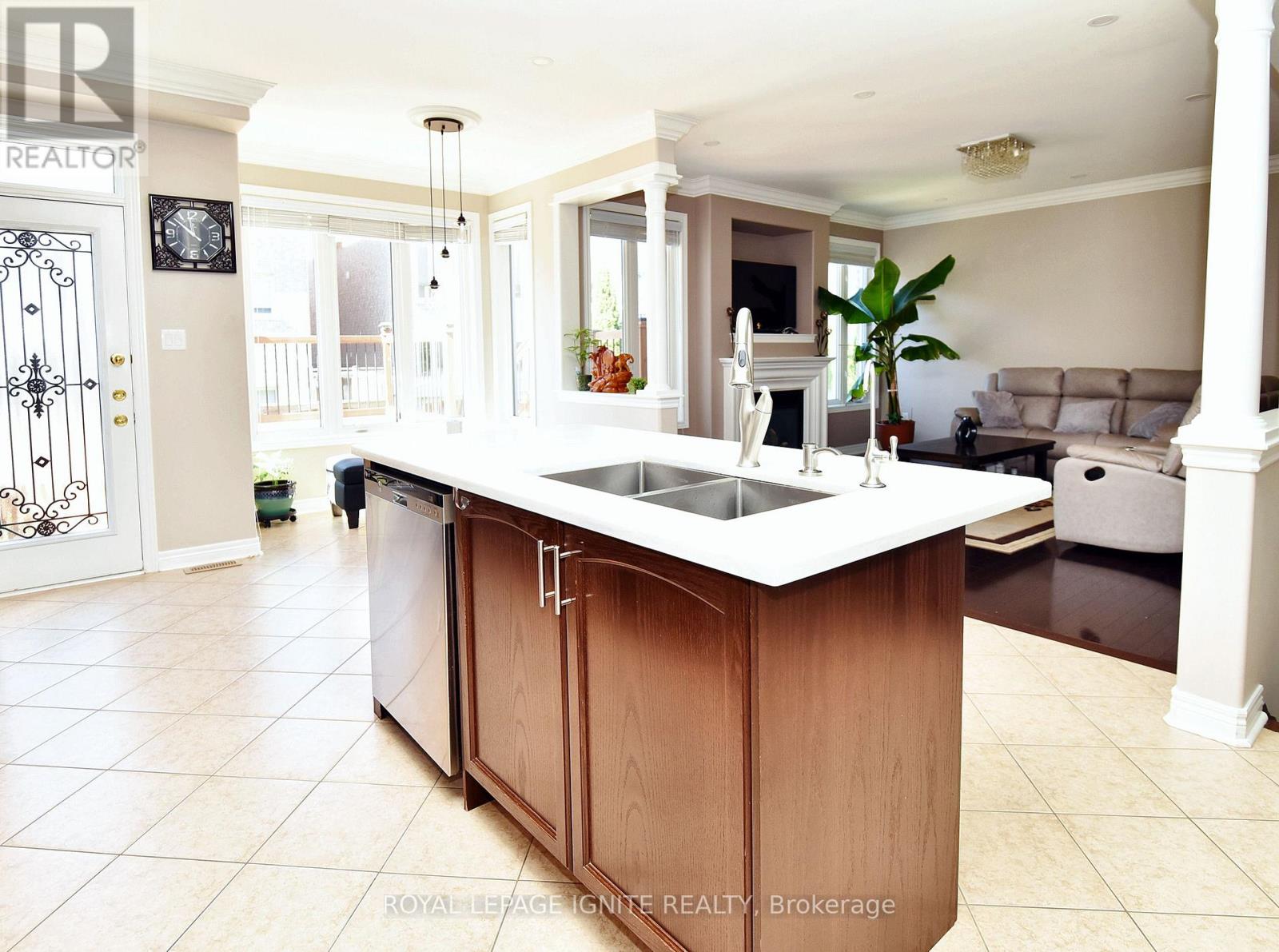 42 GRAYLEAF DRIVE - 15