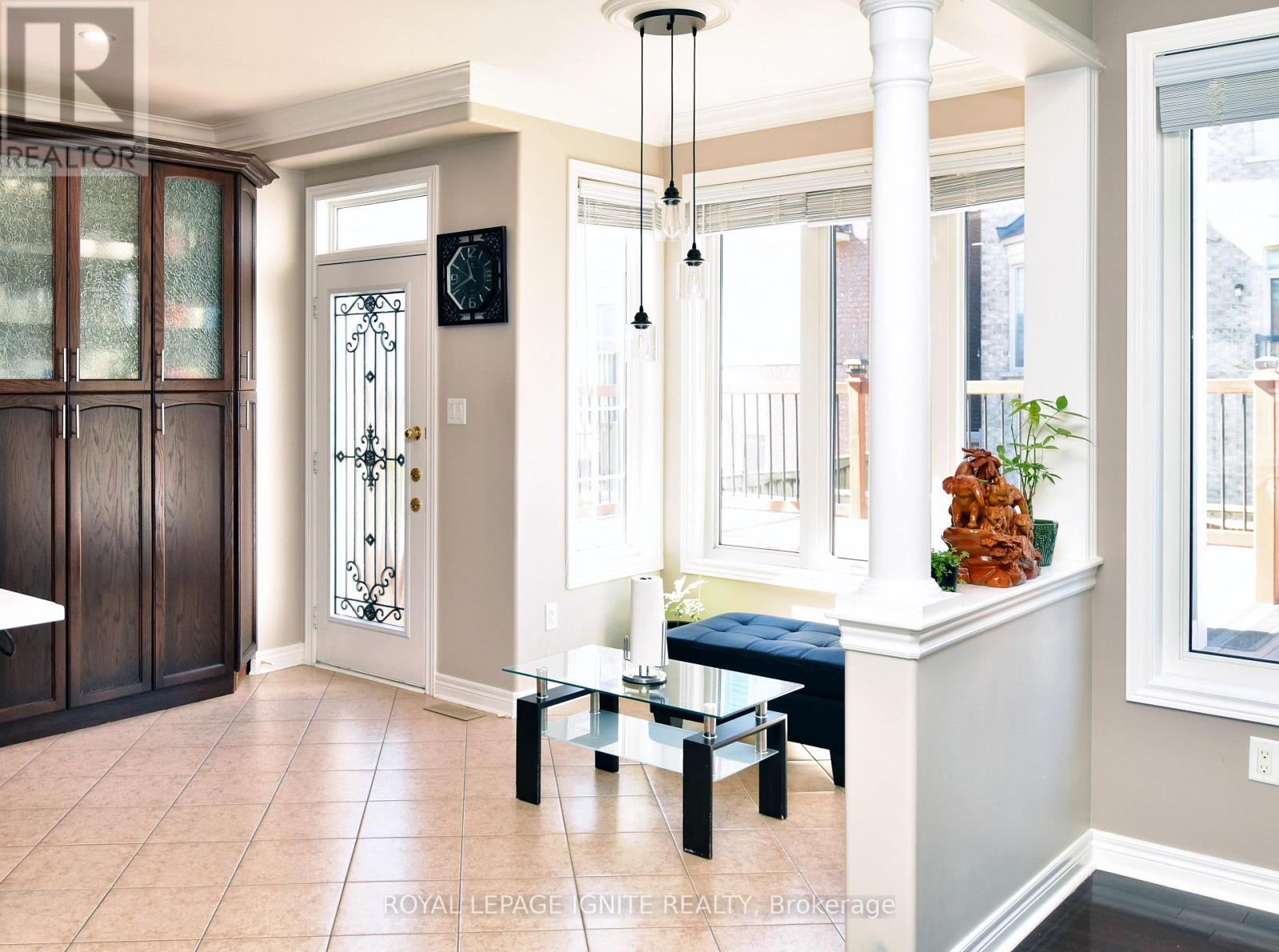 42 GRAYLEAF DRIVE - 17