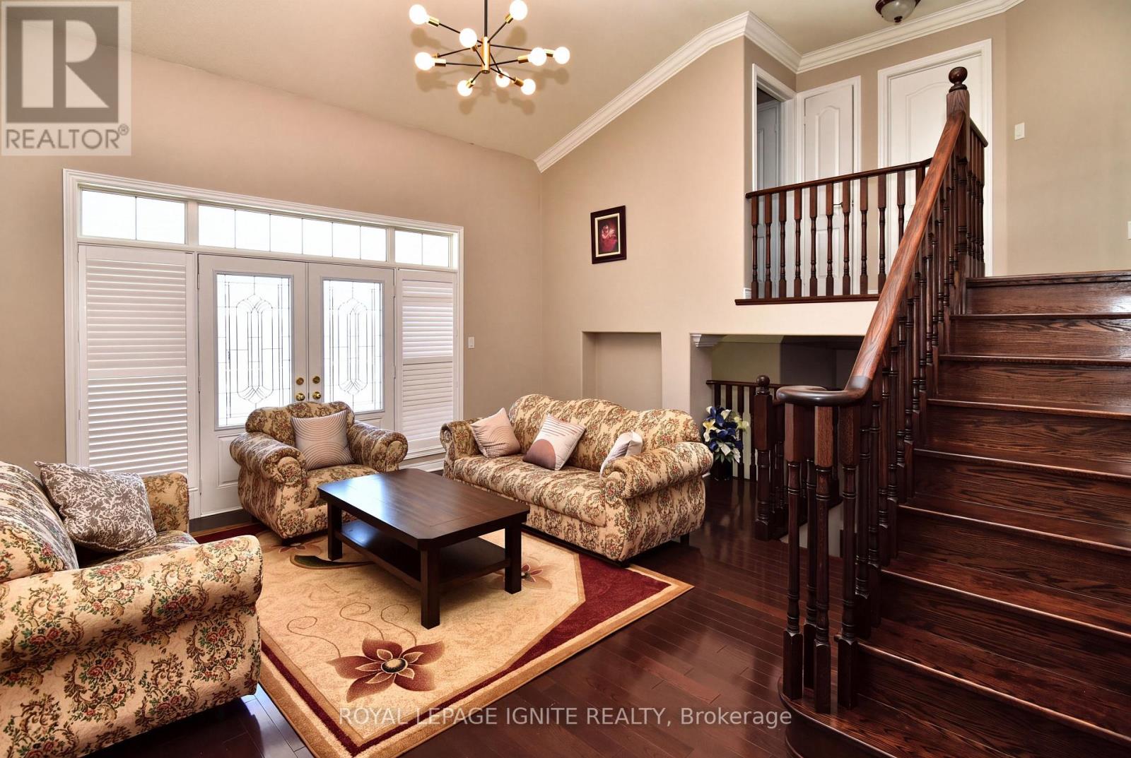 42 GRAYLEAF DRIVE - 18