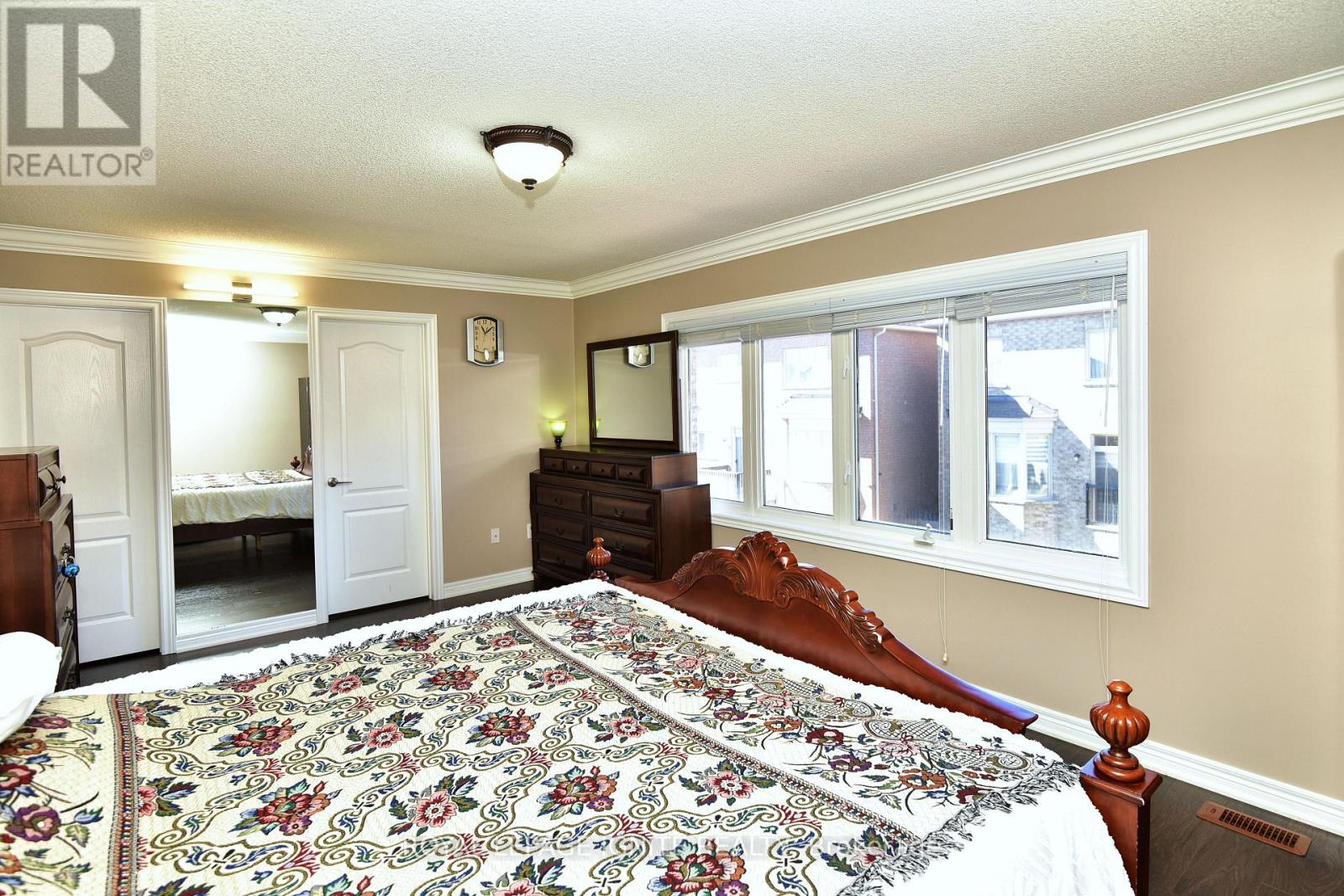 42 GRAYLEAF DRIVE - 25