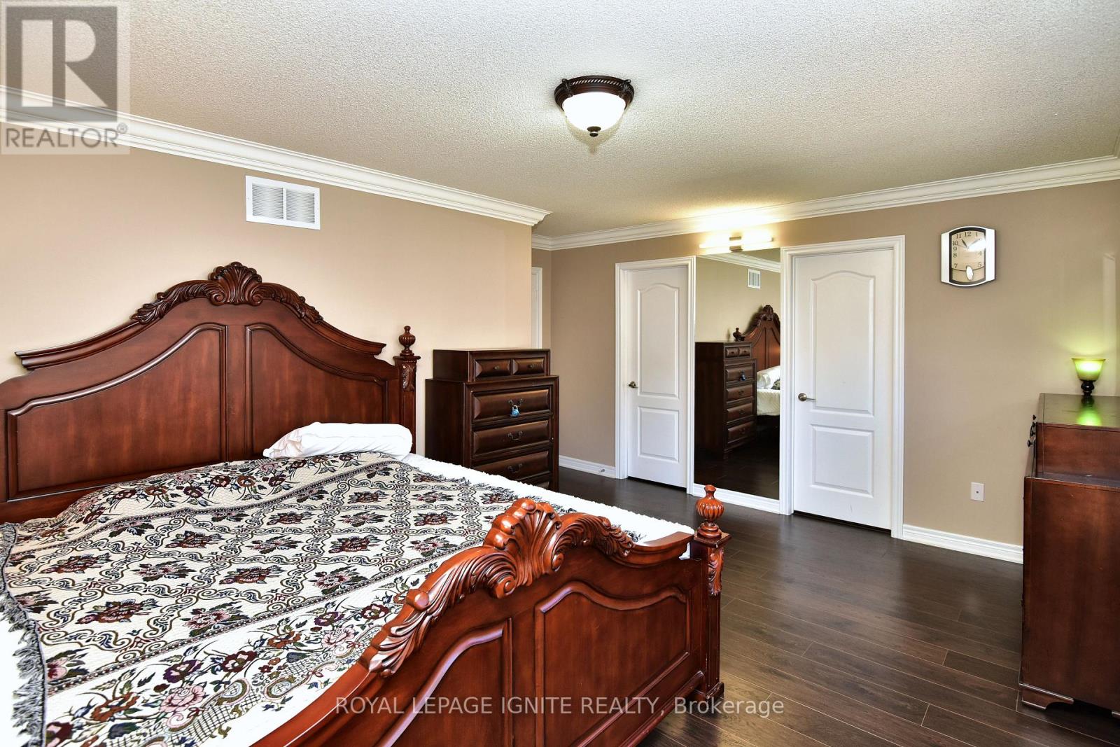 42 GRAYLEAF DRIVE - 26