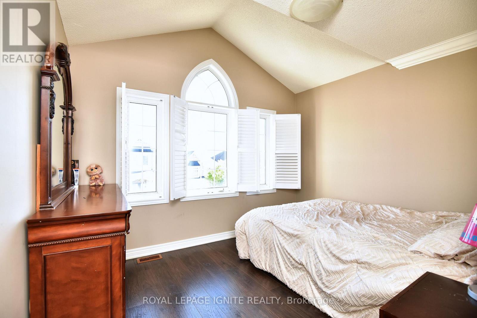 42 GRAYLEAF DRIVE - 31