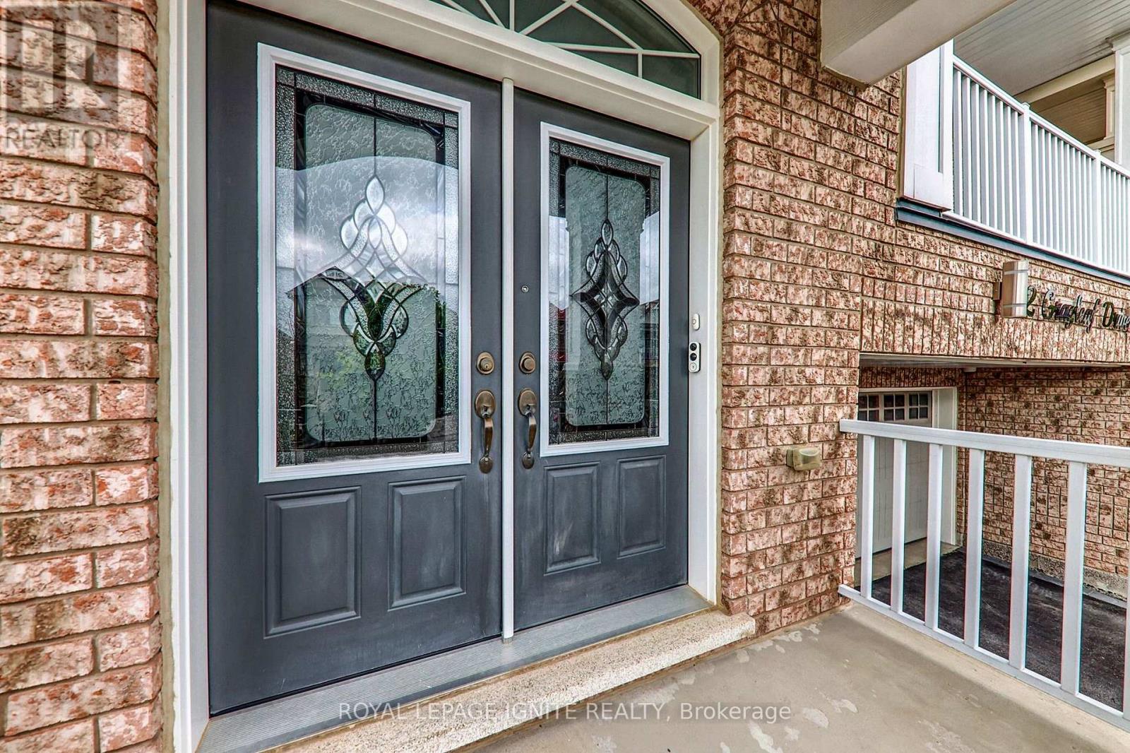 42 Grayleaf Drive, Whitchurch-Stouffville, ON photo 4