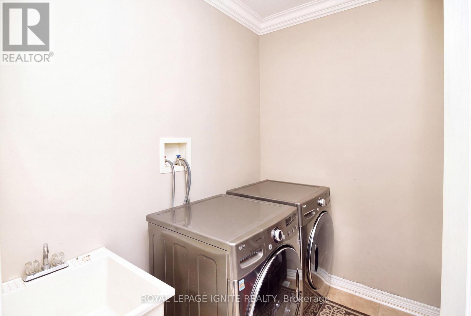 42 GRAYLEAF DRIVE - 45
