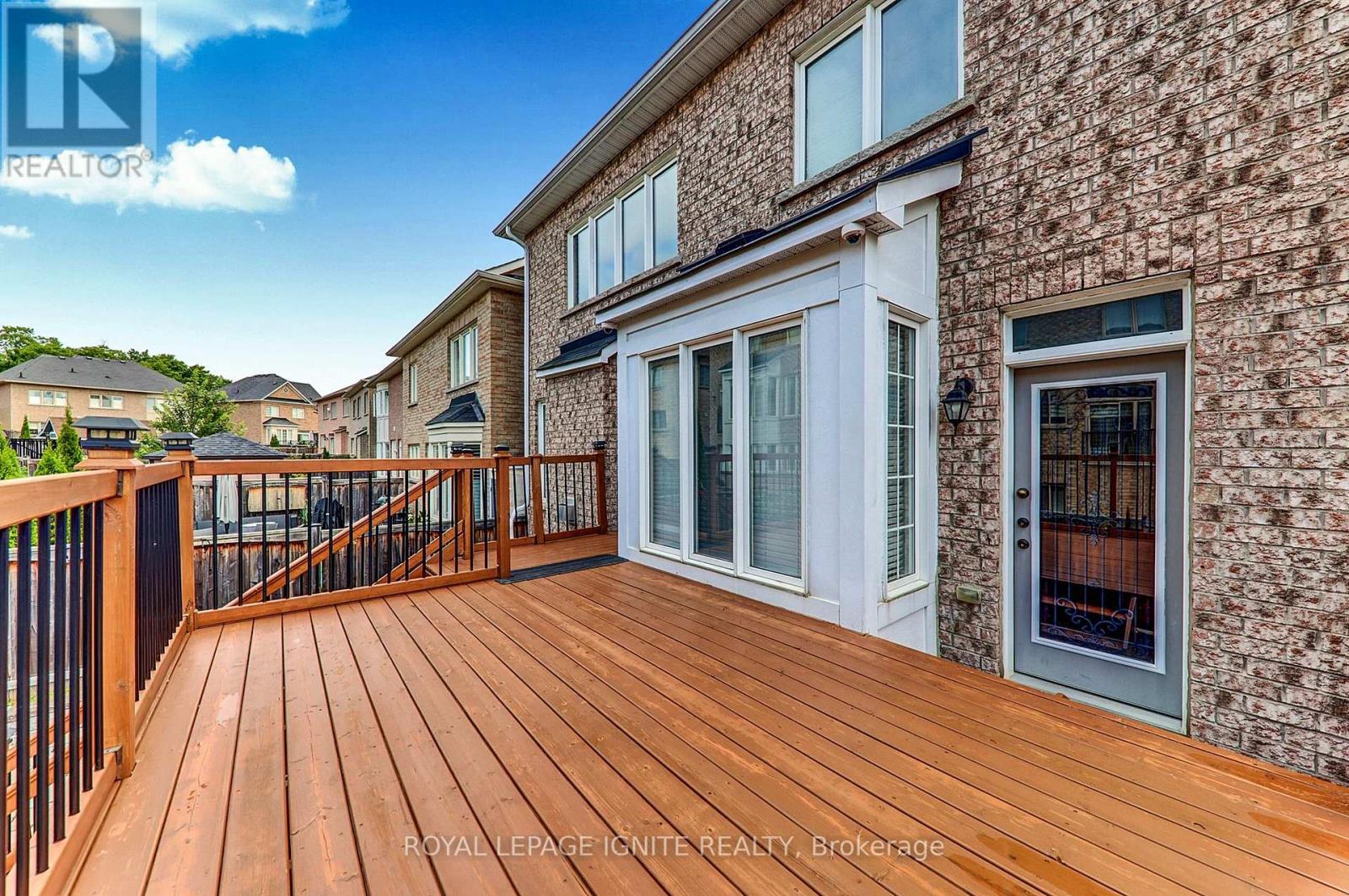 42 GRAYLEAF DRIVE - 47