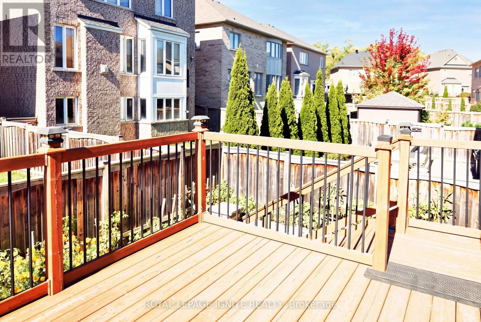 42 GRAYLEAF DRIVE - 48