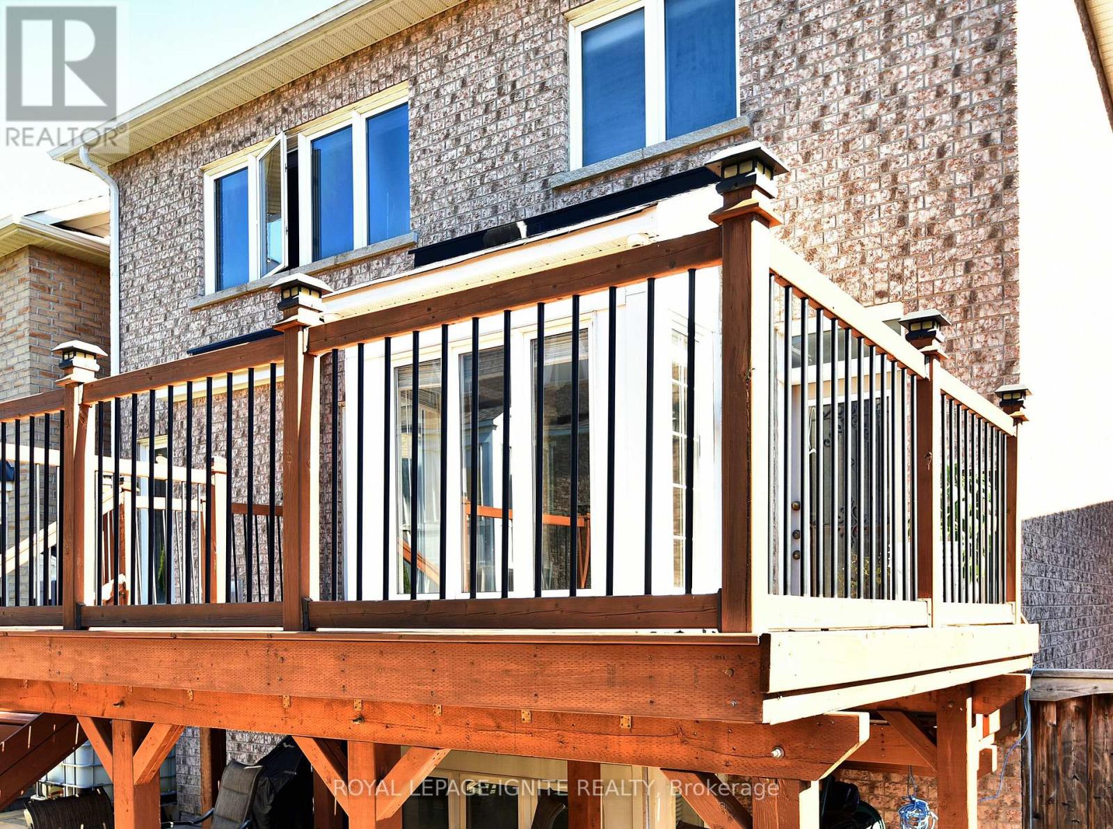 42 GRAYLEAF DRIVE - 49