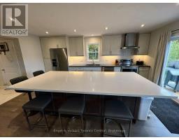 175 Wild Rose Drive, Gravenhurst), ON P1P0B4 Photo 9