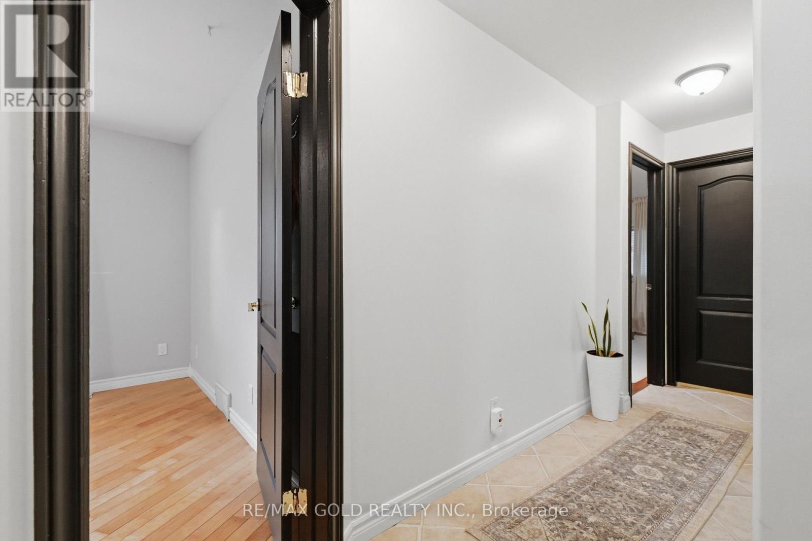 8 GARDEN PATH - Image 19