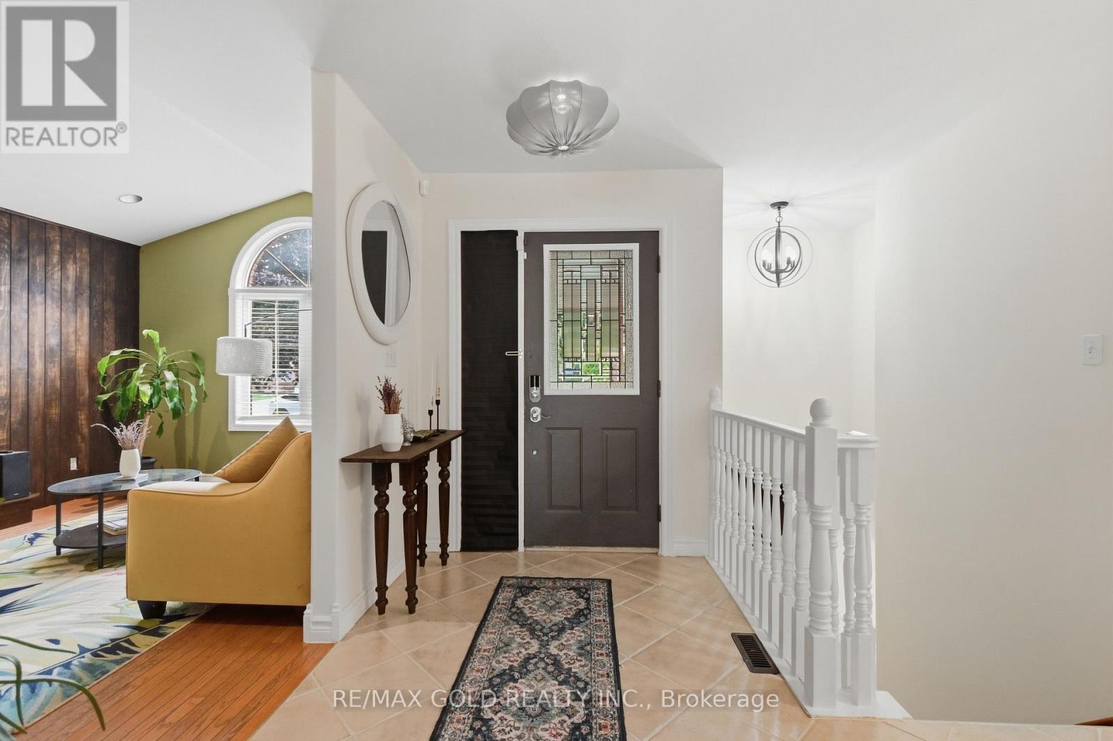8 GARDEN PATH - Image 6
