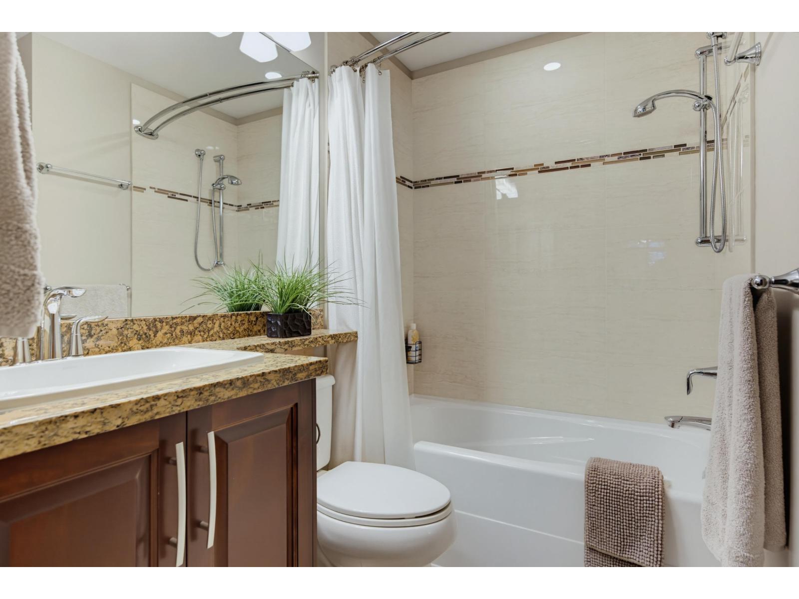371 8258 207A STREET, Langley