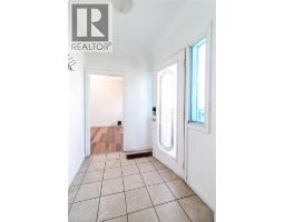 Living room - 548 Beach Road, Hamilton, ON L8H3K9 Photo 6