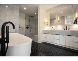 703 14825 Thrift Avenue, Surrey, BC V4B2J6 Photo 7
