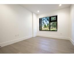 703 14825 Thrift Avenue, Surrey, BC V4B2J6 Photo 9