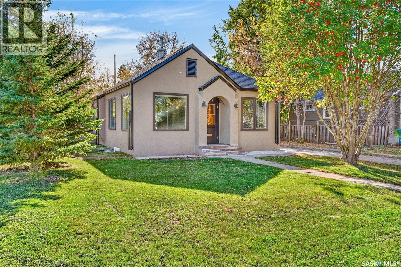 347 8th STREET E - 1