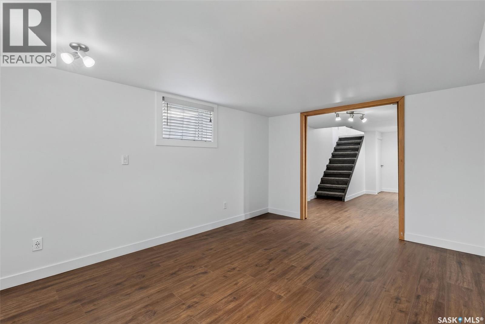 347 8th STREET E - 29