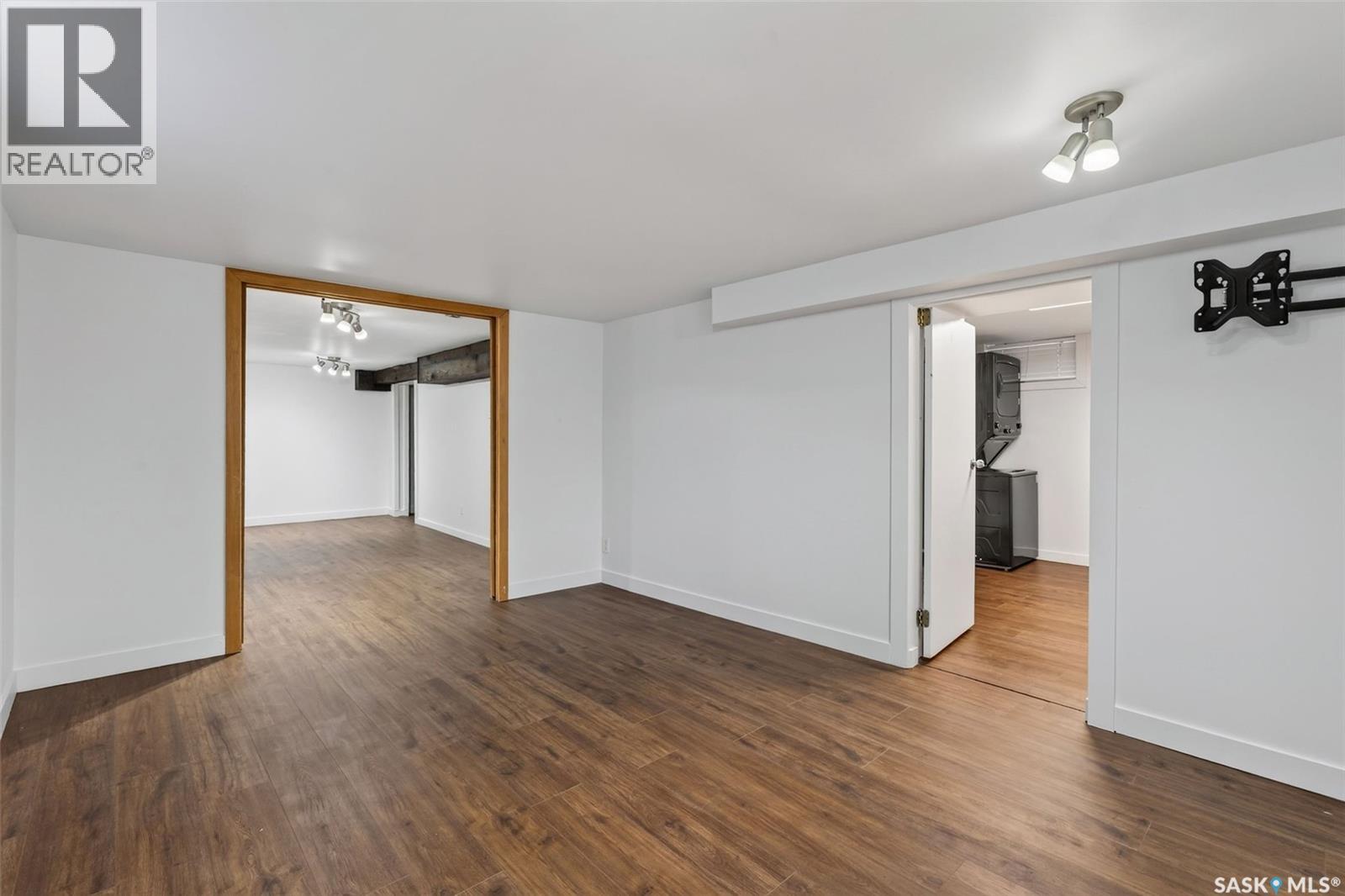 347 8th STREET E - 31