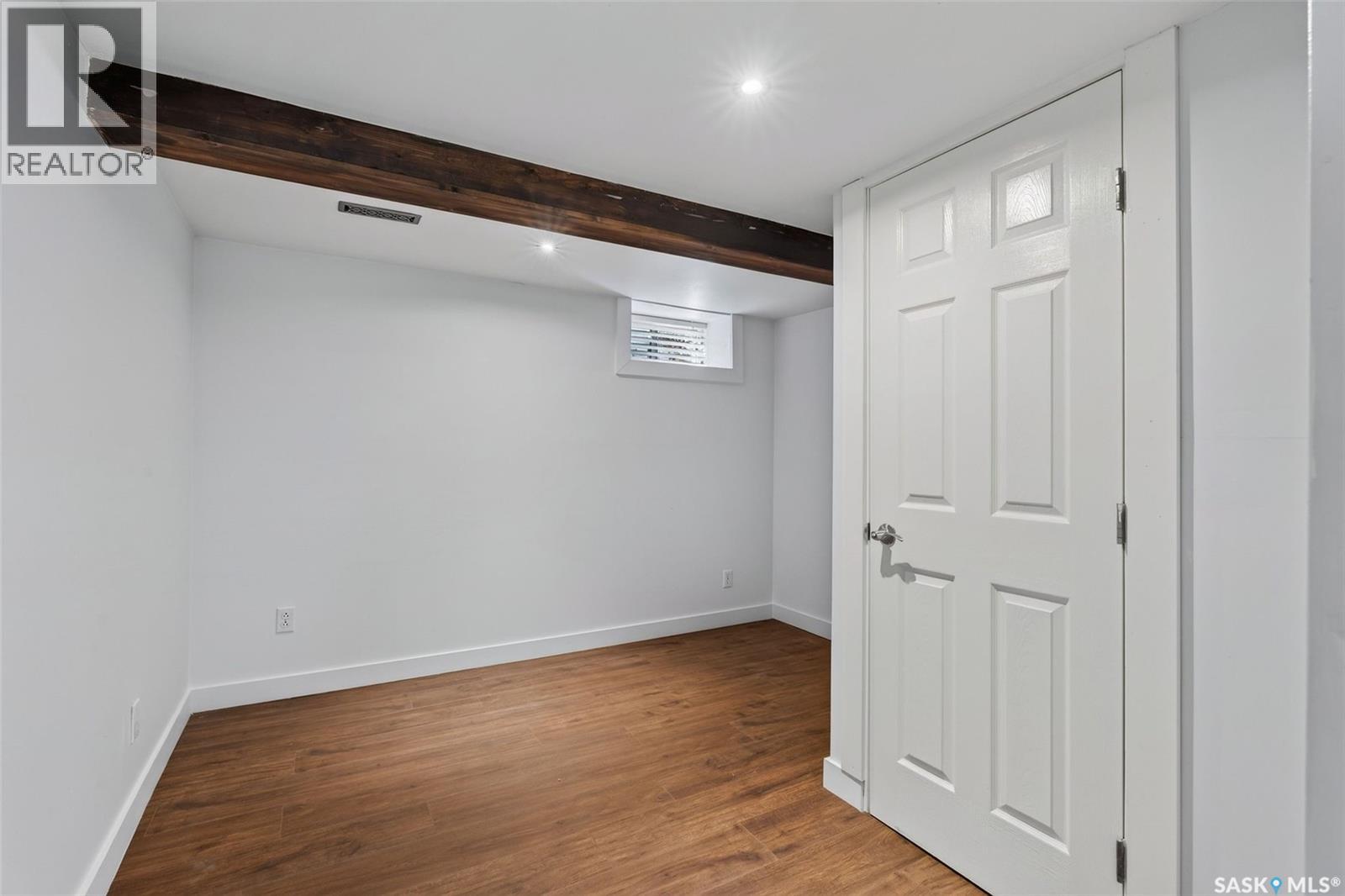 347 8th STREET E - Image 39