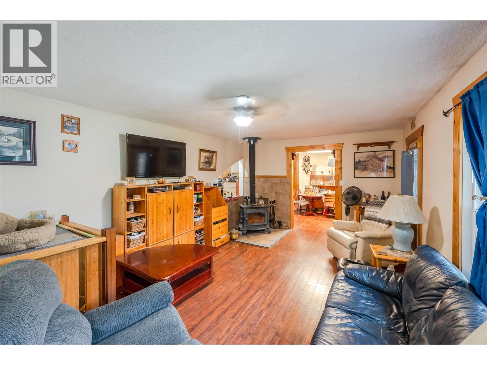 5467 Sawmill Road, Oliver